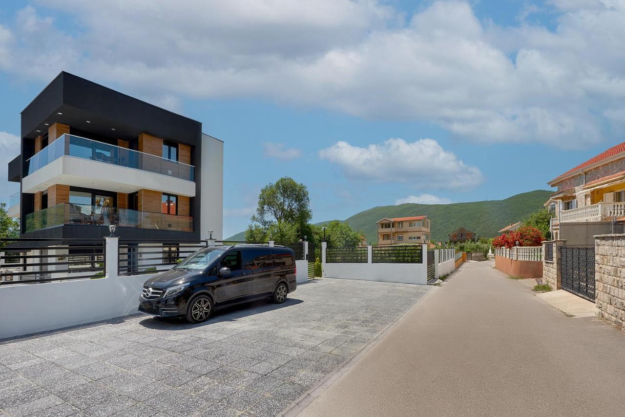 Georgiy Lux Apartments Lastva Grbaljska Eksteriør billede
